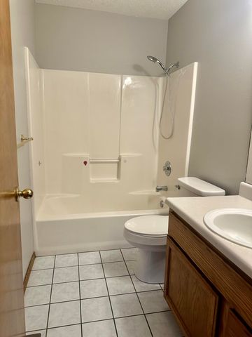 505 E Ozark Jubilee Drive, Nixa, MO 65714