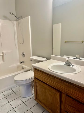 505 E Ozark Jubilee Drive, Nixa, MO 65714