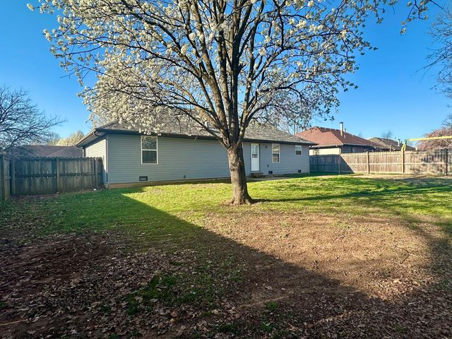 505 E Ozark Jubilee Drive, Nixa, MO 65714