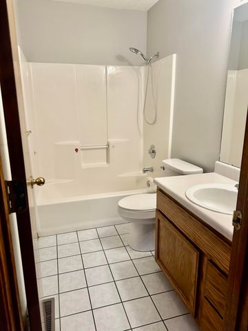 505 E Ozark Jubilee Drive, Nixa, MO 65714