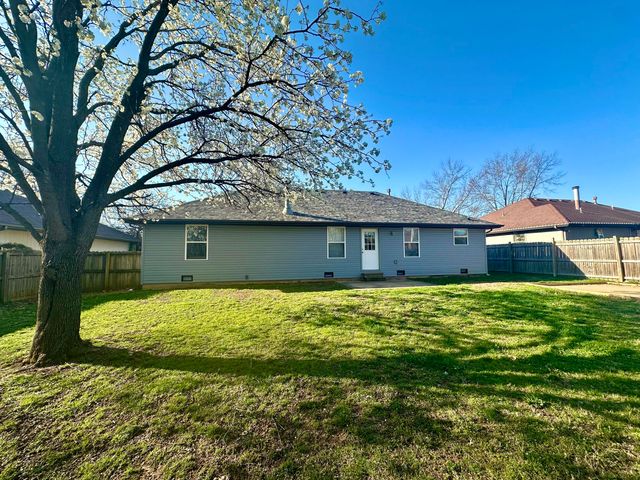 505 E Ozark Jubilee Drive, Nixa, MO 65714