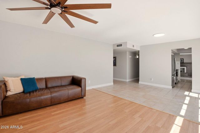 3627 W MAUNA LOA Lane, Phoenix, AZ 85053