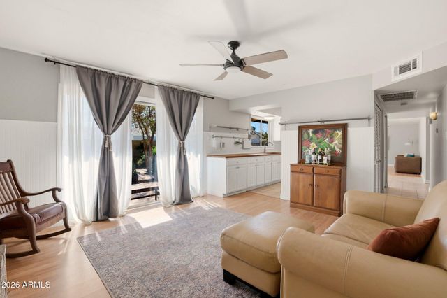 3627 W MAUNA LOA Lane, Phoenix, AZ 85053