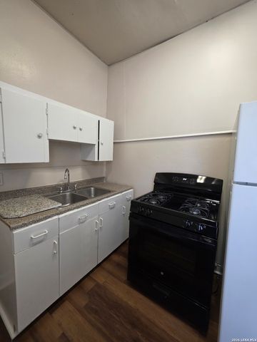 124 E Ashby Pl Apt 6, San Antonio, TX 78212