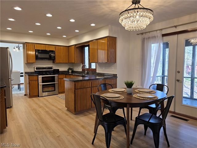 5009 Lansdowne Drive, Solon, OH 44139