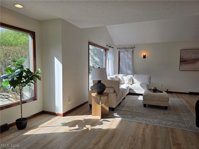 5009 Lansdowne Drive, Solon, OH 44139