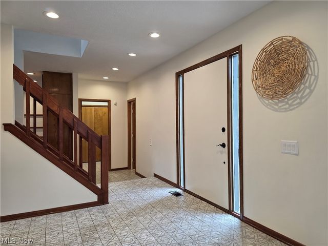 5009 Lansdowne Drive, Solon, OH 44139