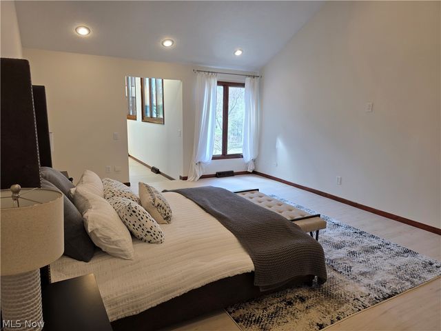 5009 Lansdowne Drive, Solon, OH 44139