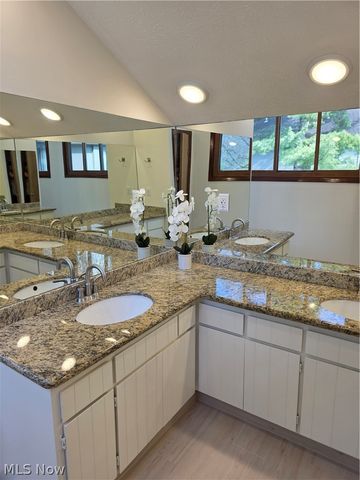 5009 Lansdowne Drive, Solon, OH 44139