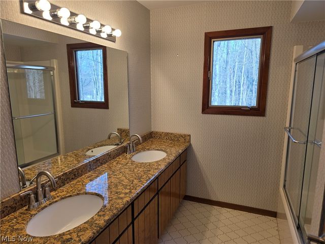 5009 Lansdowne Drive, Solon, OH 44139