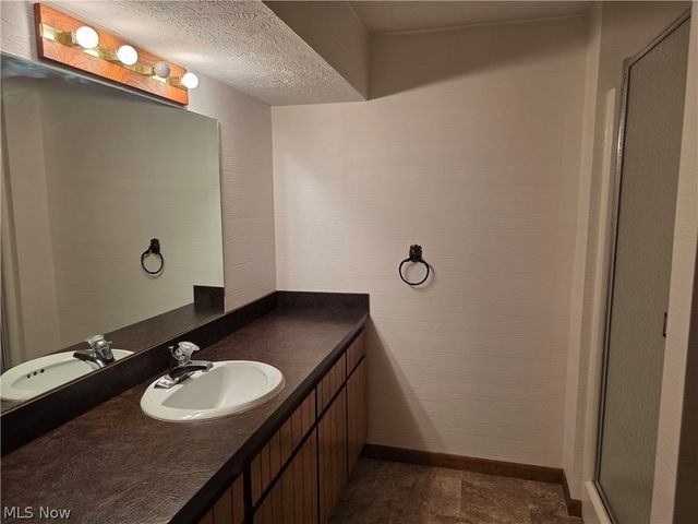5009 Lansdowne Drive, Solon, OH 44139