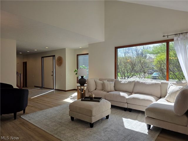 5009 Lansdowne Drive, Solon, OH 44139