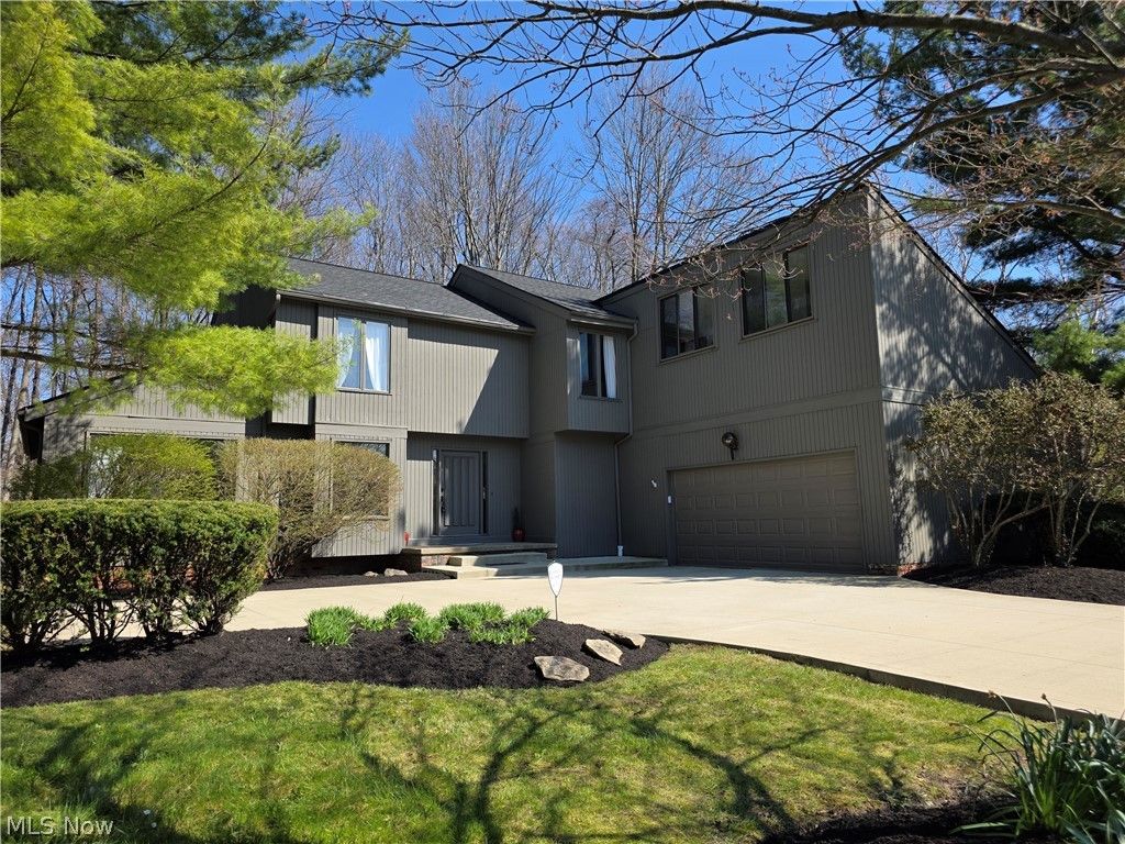 5009 Lansdowne Drive, Solon, OH 44139