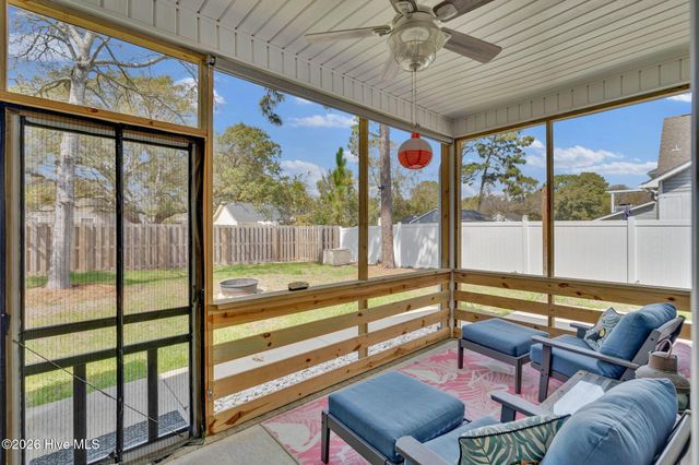 125 NE 15th Street, Oak Island, NC 28465