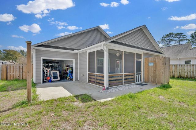 125 NE 15th Street, Oak Island, NC 28465