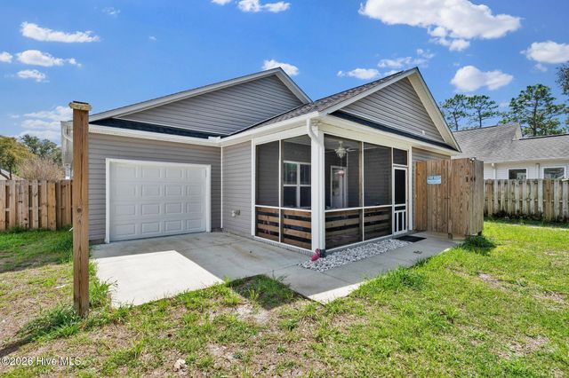 125 NE 15th Street, Oak Island, NC 28465