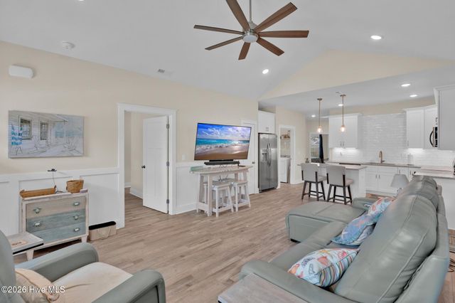 125 NE 15th Street, Oak Island, NC 28465