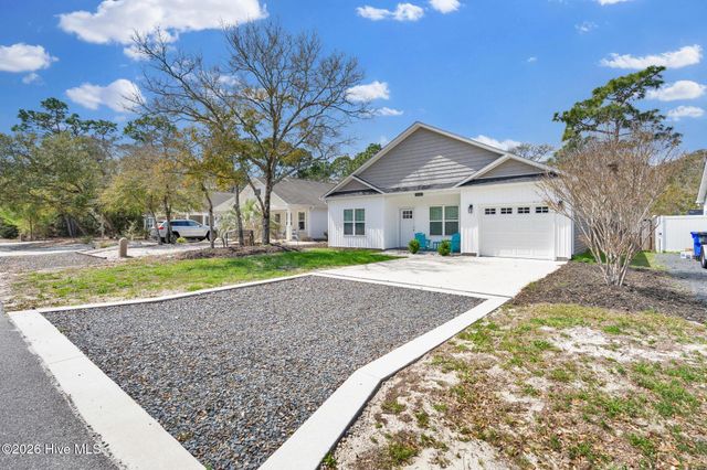 125 NE 15th Street, Oak Island, NC 28465