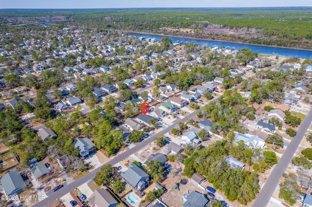 125 NE 15th Street, Oak Island, NC 28465