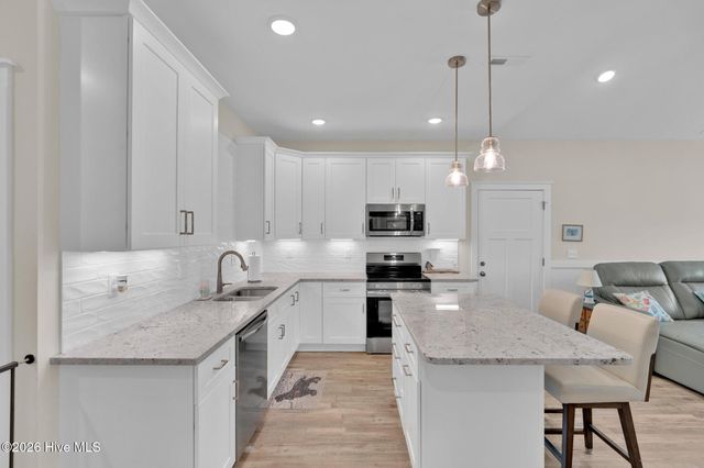 125 NE 15th Street, Oak Island, NC 28465