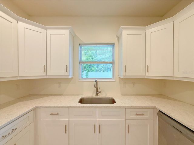 6690 54TH AVENUE N, St Petersburg, FL 33709