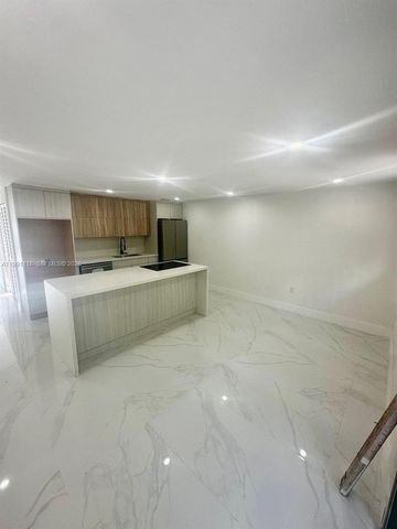 2110 NW 43rd St, Miami, FL 33142