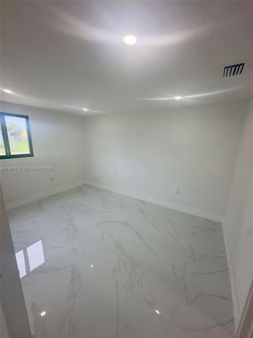 2110 NW 43rd St, Miami, FL 33142