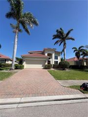 2427 Ashbury CIR, Cape Coral, FL 33991