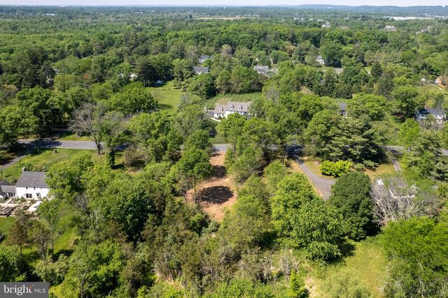 7 BLUE SPRUCE DR, Pennington, NJ 08534