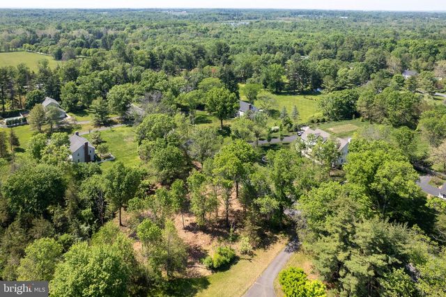 7 BLUE SPRUCE DR, Pennington, NJ 08534