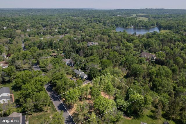 7 BLUE SPRUCE DR, Pennington, NJ 08534