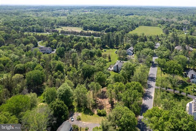 7 BLUE SPRUCE DR, Pennington, NJ 08534
