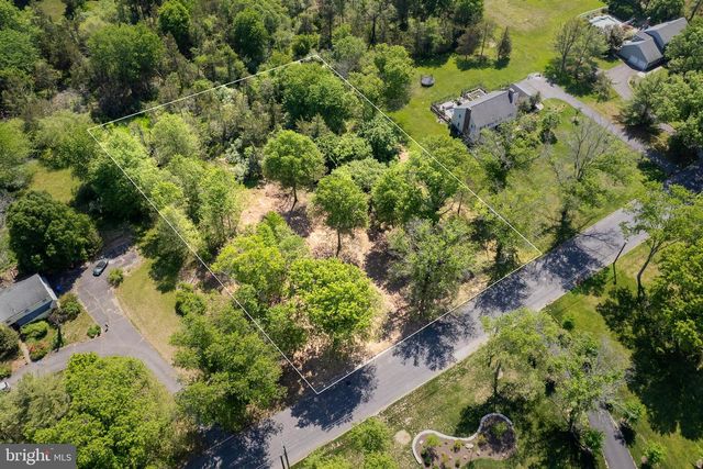 7 BLUE SPRUCE DR, Pennington, NJ 08534