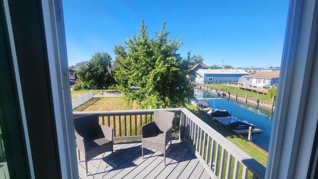 7128 Lazy Lane, Harsens Island, MI 48028