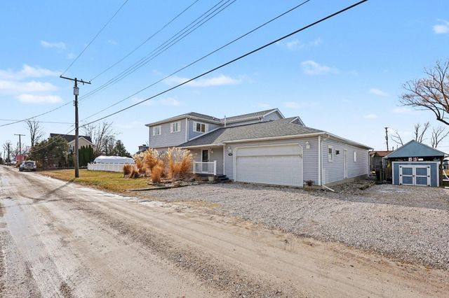 7128 Lazy Lane, Harsens Island, MI 48028