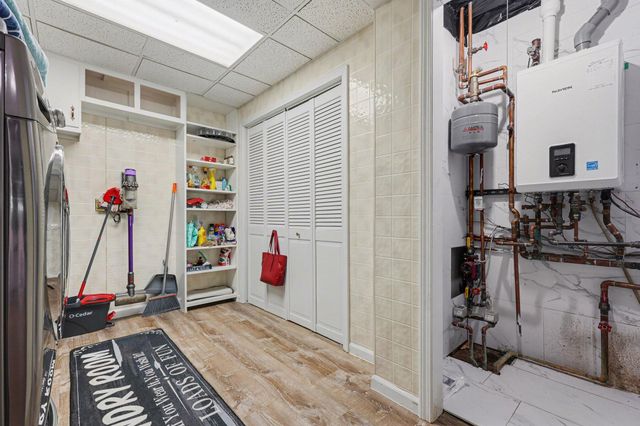 7128 Lazy Lane, Harsens Island, MI 48028