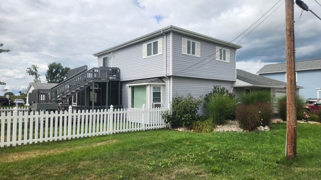 7128 Lazy Lane, Harsens Island, MI 48028