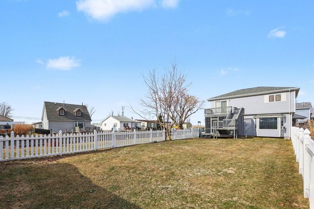 7128 Lazy Lane, Harsens Island, MI 48028