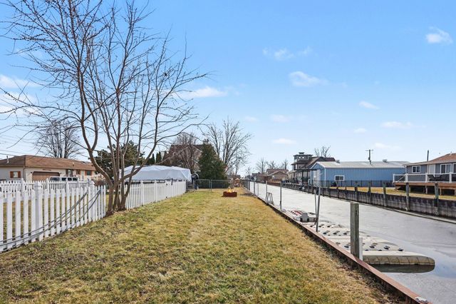 7128 Lazy Lane, Harsens Island, MI 48028