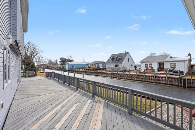 7128 Lazy Lane, Harsens Island, MI 48028