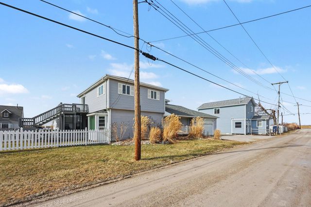 7128 Lazy Lane, Harsens Island, MI 48028