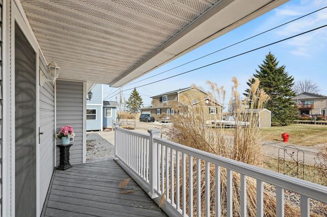 7128 Lazy Lane, Harsens Island, MI 48028