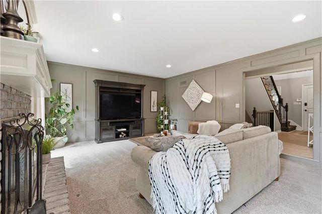 1704 NW Weatherstone Drive, Blue Springs, MO 64015