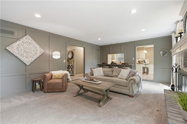 1704 NW Weatherstone Drive, Blue Springs, MO 64015