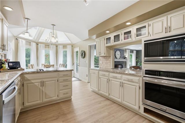 1704 NW Weatherstone Drive, Blue Springs, MO 64015