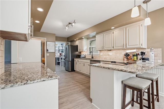 1704 NW Weatherstone Drive, Blue Springs, MO 64015