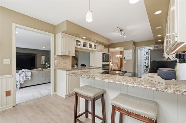 1704 NW Weatherstone Drive, Blue Springs, MO 64015