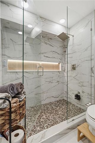 1704 NW Weatherstone Drive, Blue Springs, MO 64015