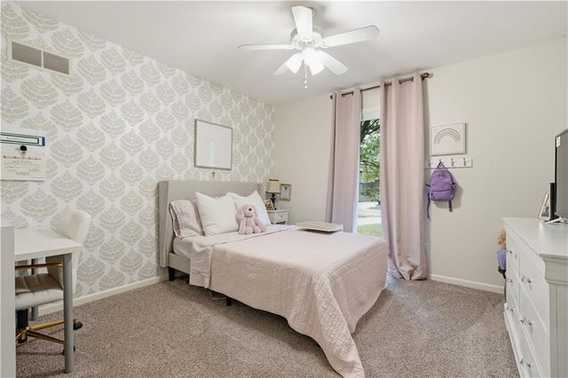 1704 NW Weatherstone Drive, Blue Springs, MO 64015