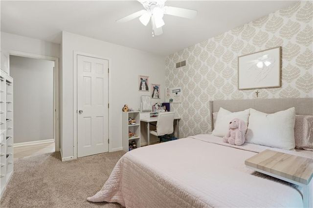 1704 NW Weatherstone Drive, Blue Springs, MO 64015